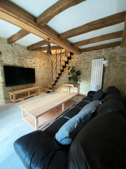 Gite : La Vieille Batisse. La Baume-Cornillane Holiday home