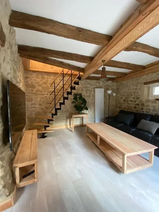 Gite : La Vieille Batisse. La Baume-Cornillane Holiday home