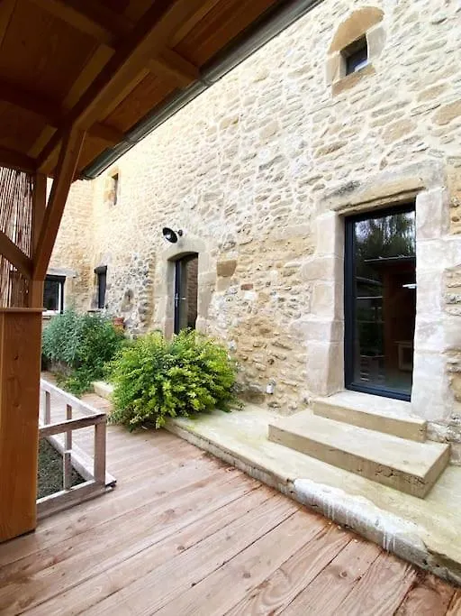 Gite : La Vieille Batisse. La Baume-Cornillane